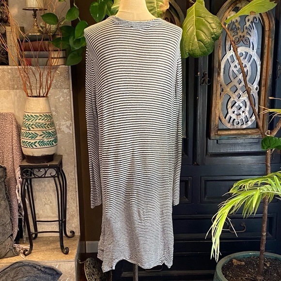 The Loft Thin Knit striped plus size duster cardigan. Sage green & cream. - Picture 4 of 13